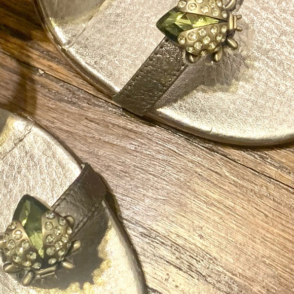 Beverly Feldman Open-Toe, High-Heel, Mules in GOLD with Ladybug Toe decor, Size9 - Picture 4 of 6